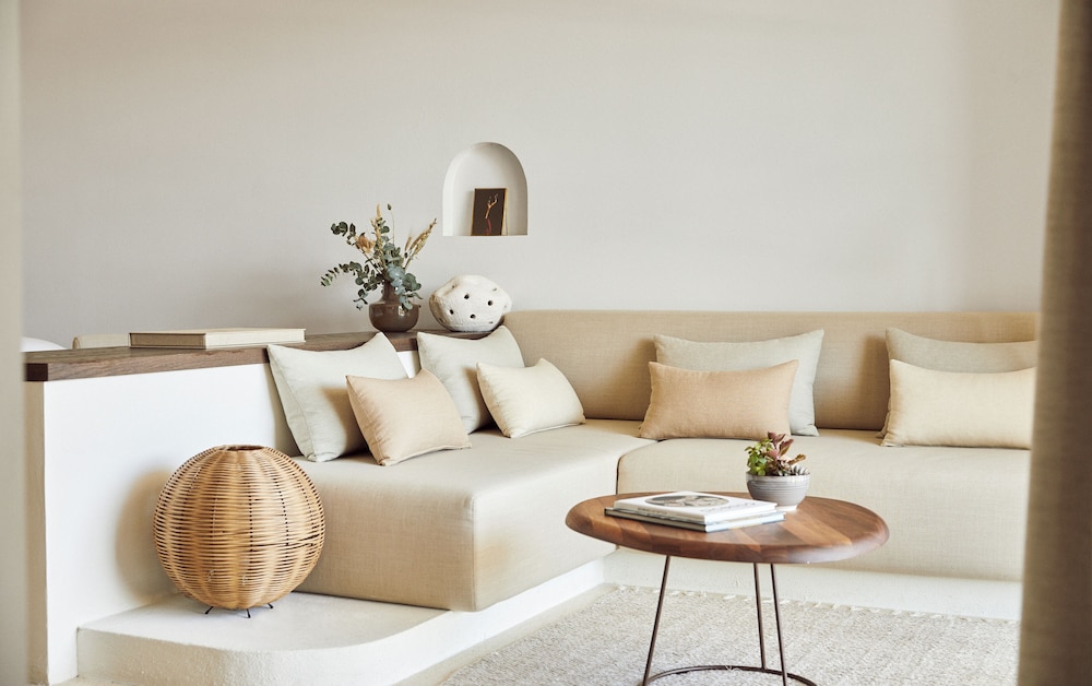 Junior Suite, Garden View (Sofabed) photo 3