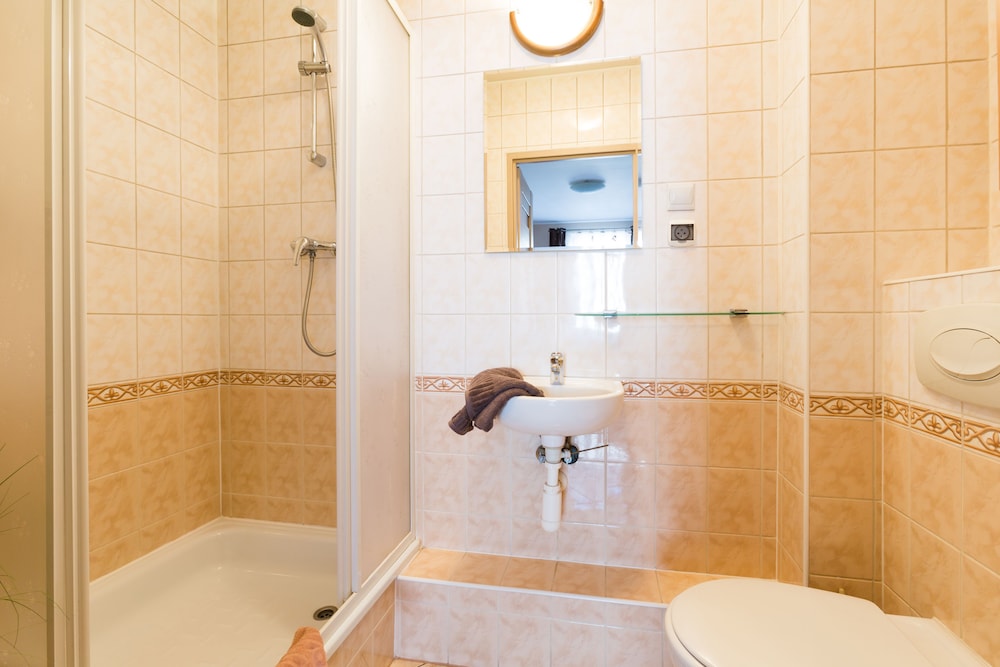 Classic Single Room, Ensuite photo 2