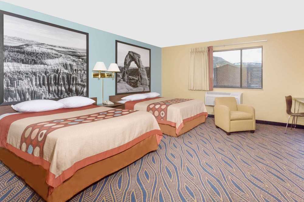 Suite, Multiple Beds, Non Smoking photo 2