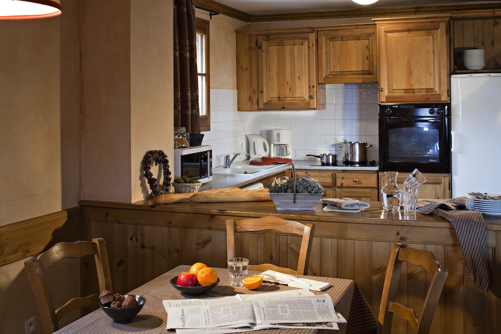 Authentic Apartment, 4 bedrooms photo 3