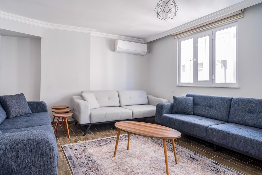 Apartment photo 2