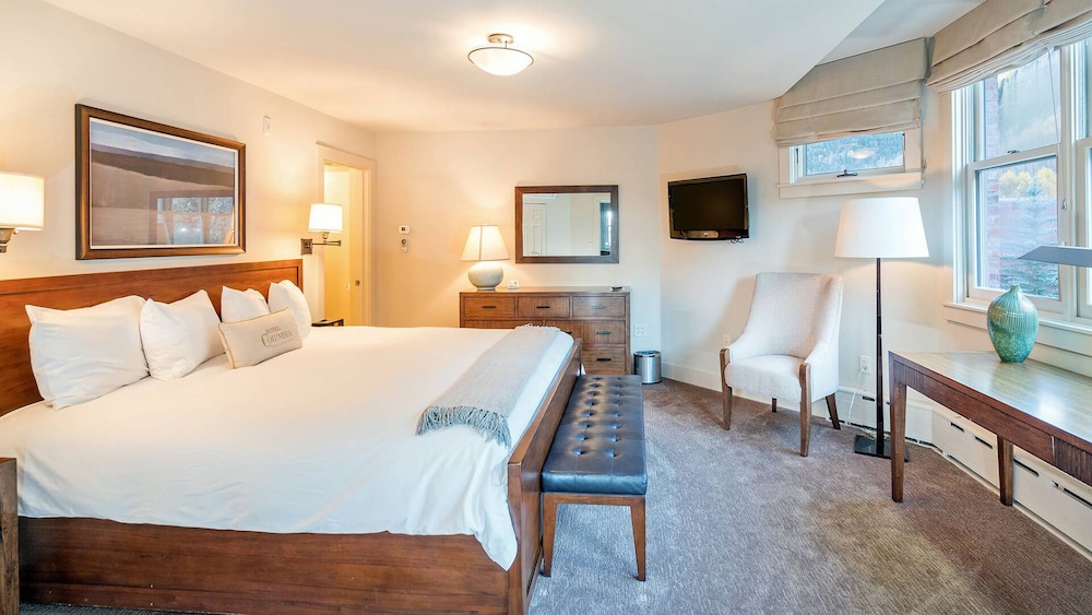 Room (Hotel Columbia 32)