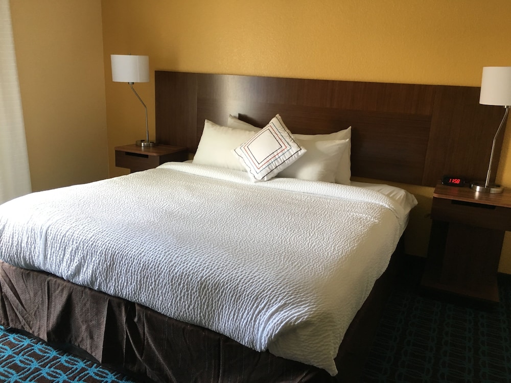 Suite, 1 Bedroom (Mobility/Hearing Accessible, Tub) - Photo 6
