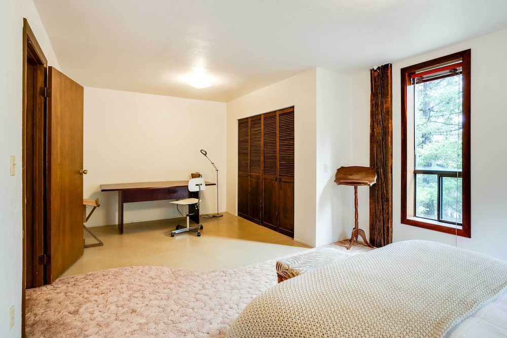 House (4 Bedrooms) photo 2