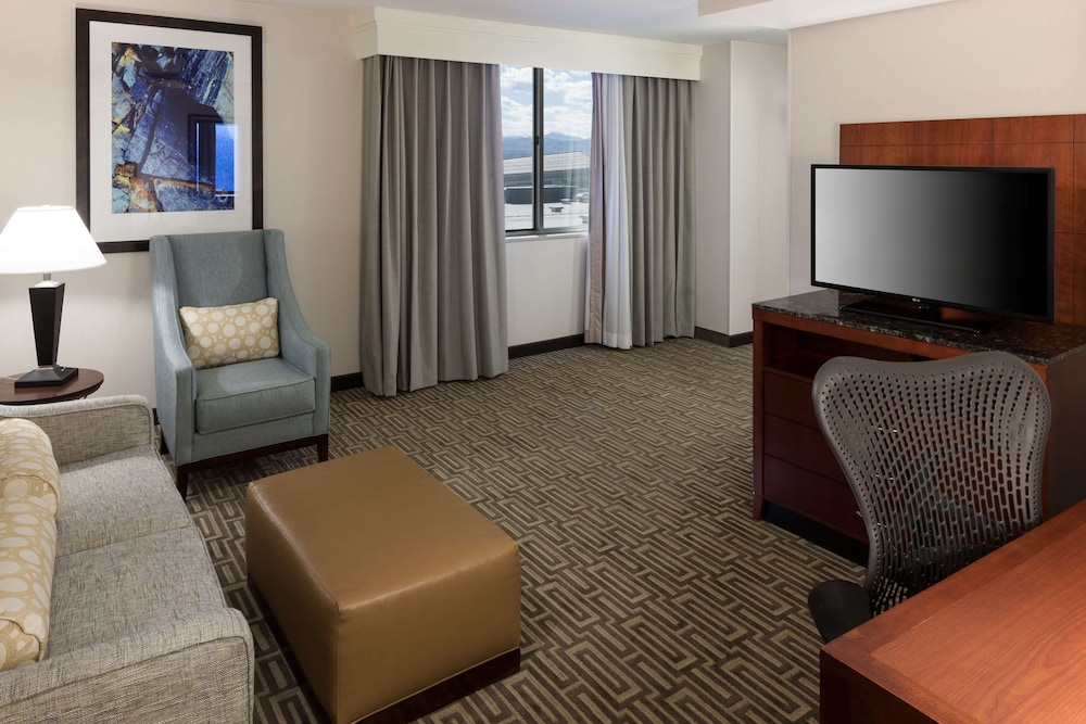 Junior Suite, 1 King Bed with Sofa bed
