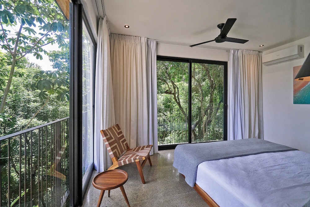Panoramic Villa, Multiple Bedrooms, Ocean View photo 2