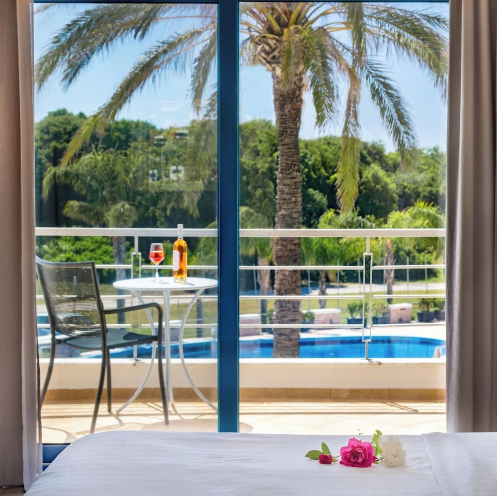 Deluxe Triple Room, Sea View photo 3