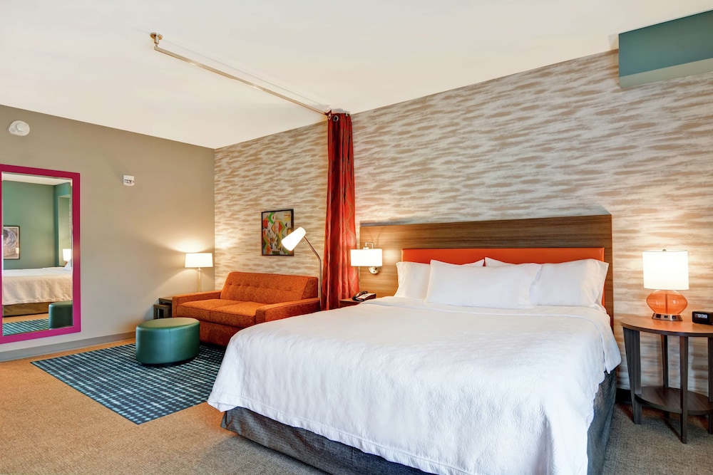 Studio, 1 King Bed, Accessible, Bathtub