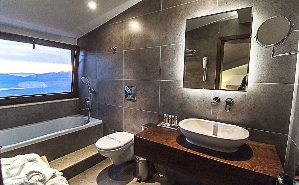 Junior Suite, Jetted Tub (Panoramic View) - Photo 22