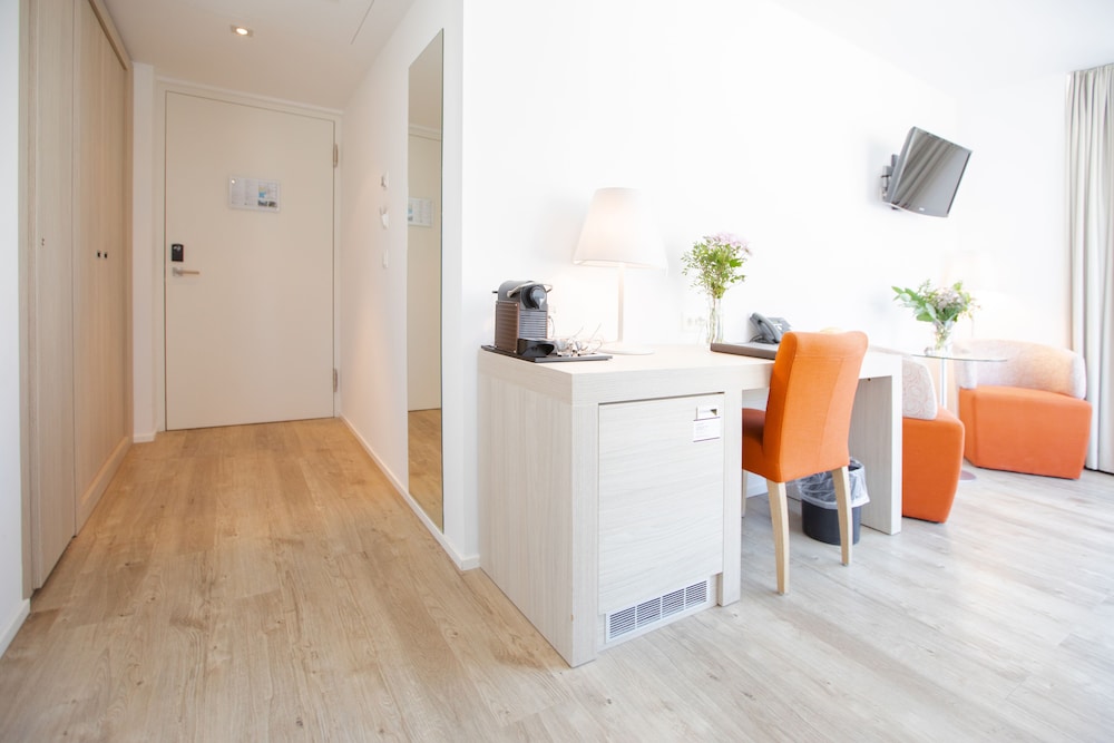 Comfort Room, 1 Double Bed, Mountain View