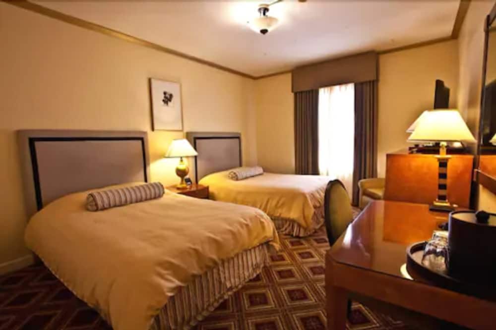 Double Room, 2 Double Beds - Photo 6