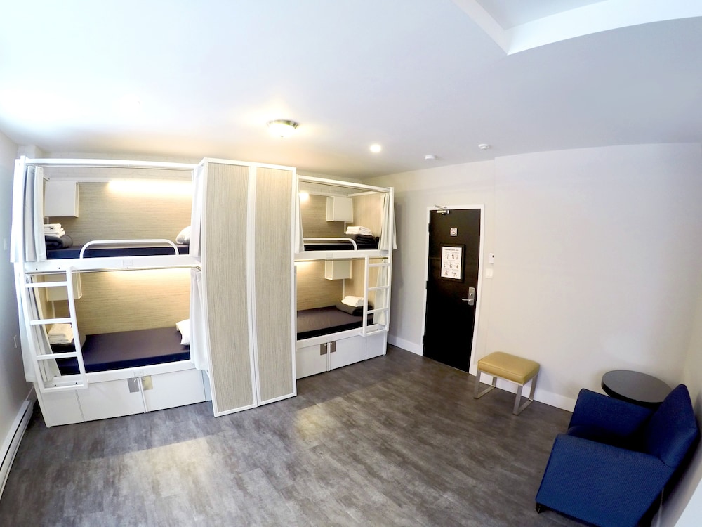 Shared Dormitory, Women only