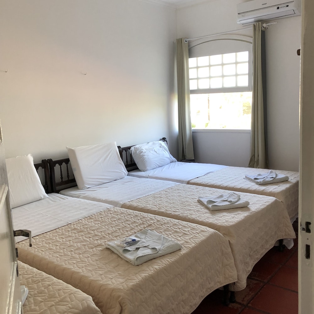 Family Room, Multiple Beds