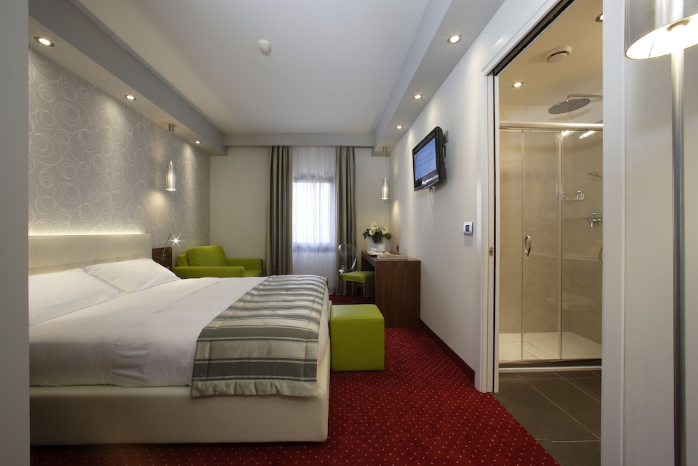 Superior Double Room Single Use, Non Smoking - Photo 4