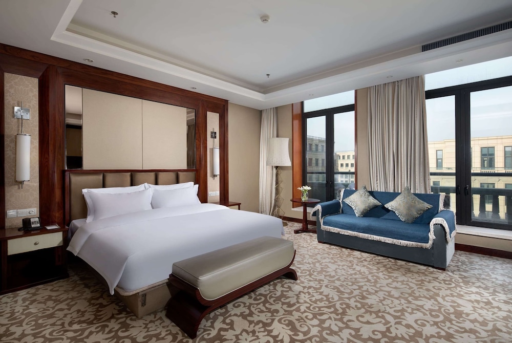 Executive Room, 1 King Bed, Non Smoking photo 1