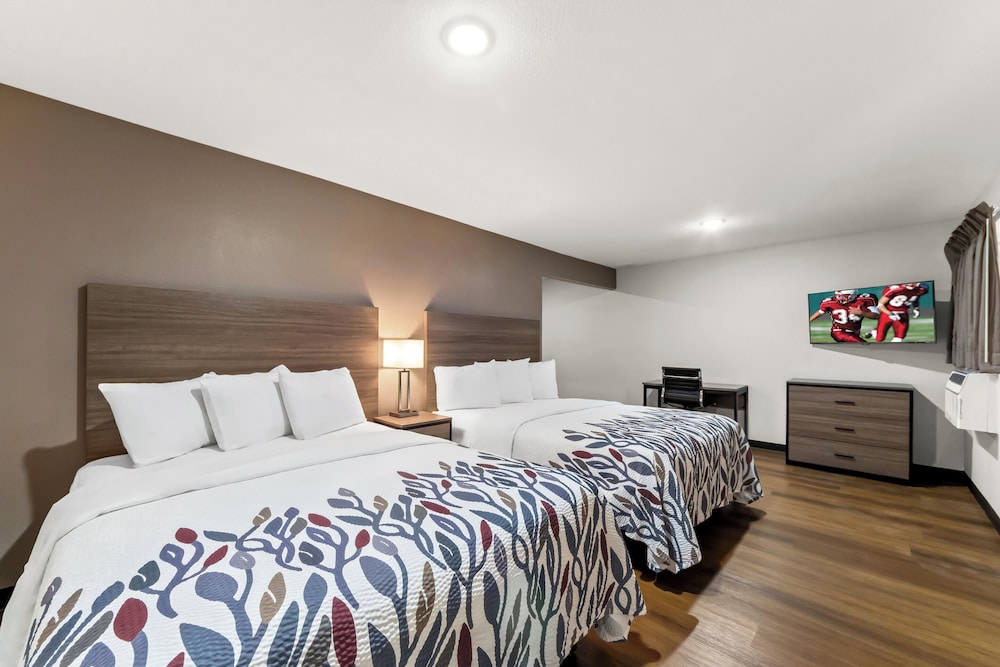 Deluxe Room, 2 Queen Beds, Non Smoking (Kitchenette) - Photo 6