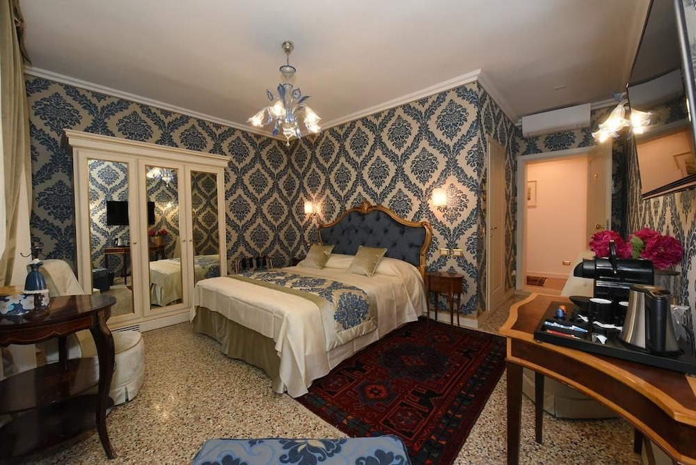 Deluxe Triple Room, Non Smoking, City View photo 1