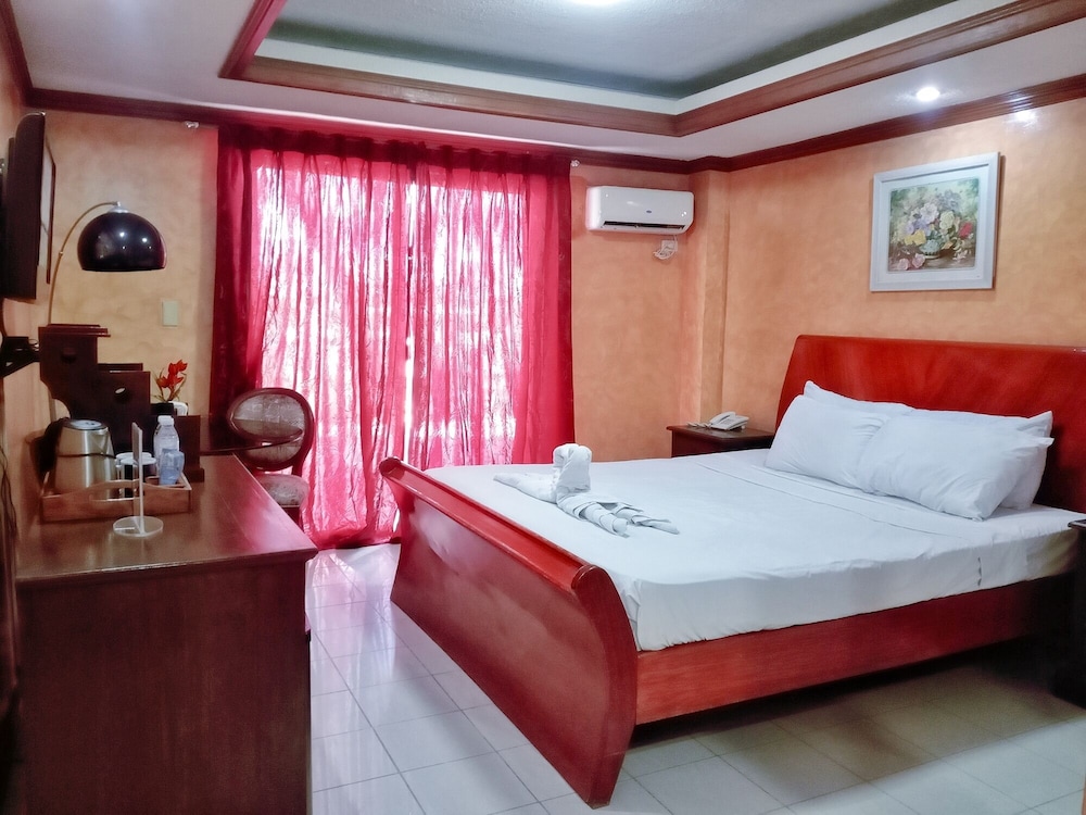 Superior Room, 1 King Bed, Balcony photo 2