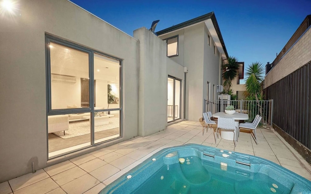 House, 4 Bedrooms, Accessible