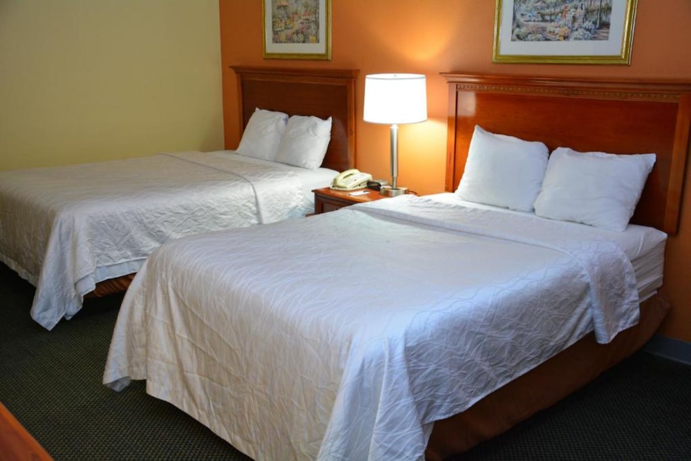 Room, 2 Double Beds, Non Smoking - Photo 3