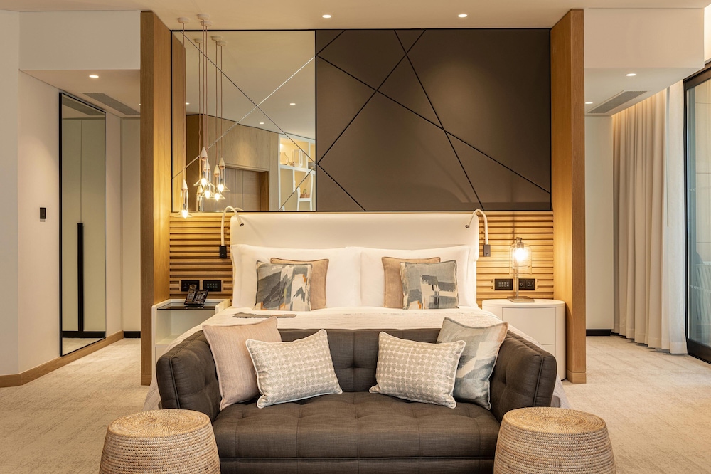 Royal Suite, 1 Bedroom (complimentary airport transfer) - Photo 1