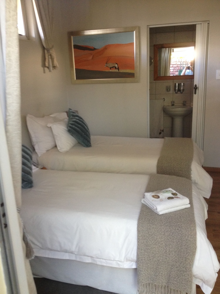 Comfort Twin Room, Multiple Beds, Refrigerator & Microwave, Garden View