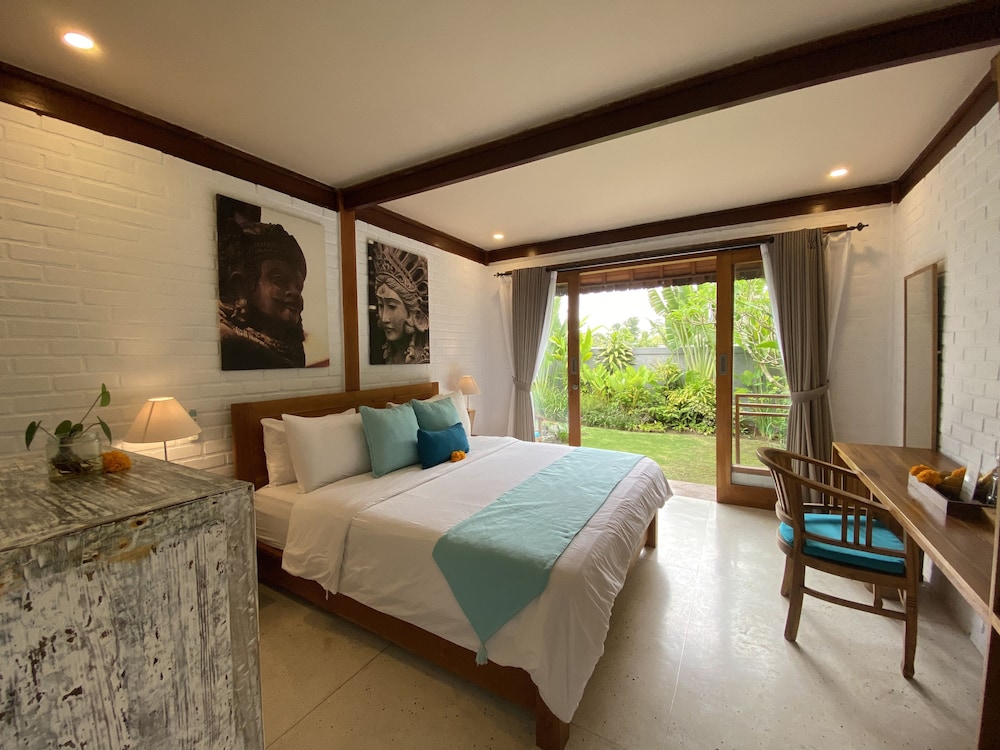 Bungalow with Garden View photo 2