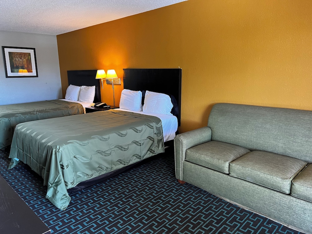 Presidential Queen Suite photo 1