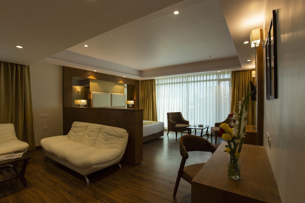 Premier Room, 1 Double Bed - Photo 26