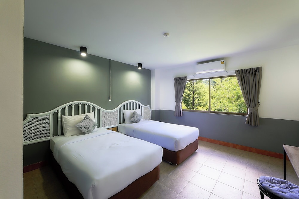 Standard Twin Room - Photo 1