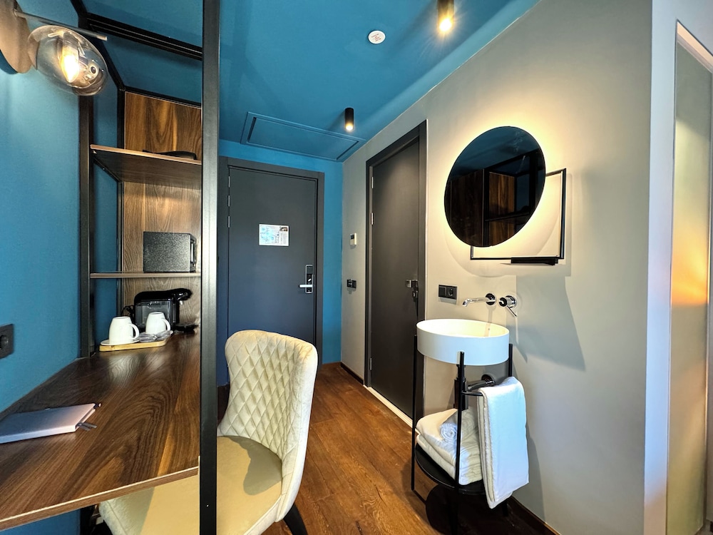Standard Double Room, City View photo 3