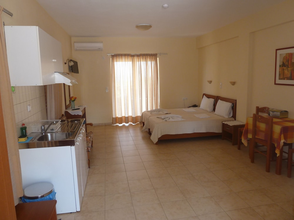 Superior Twin Room, Accessible, Sea View photo 2