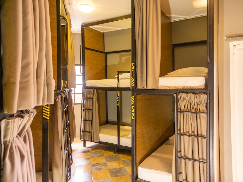 Bunk bed in 8-Bed mixed dormitory room photo 1