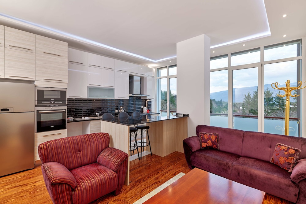 Luxury Condo photo 1