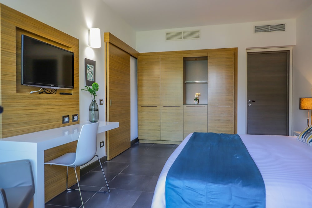 Family Room, Sea View