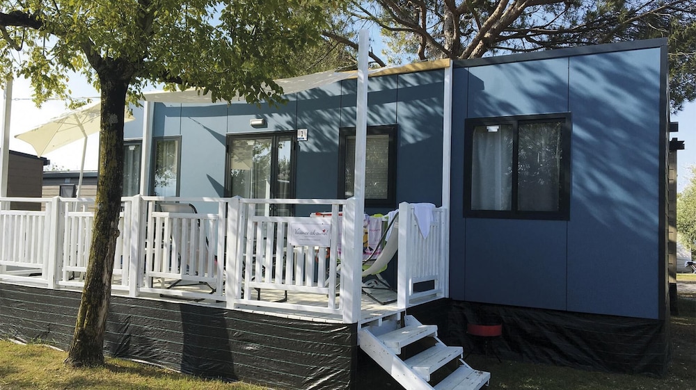 Mobile Home photo 1