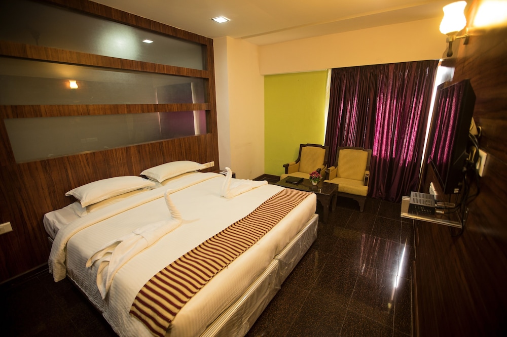 Executive Suite - Photo 4