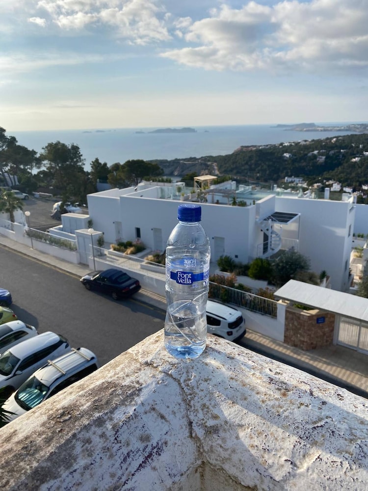Ritiro Fronte Oceano a Sant Josep de sa Talaia con Piscina Condivisa, Foto 4