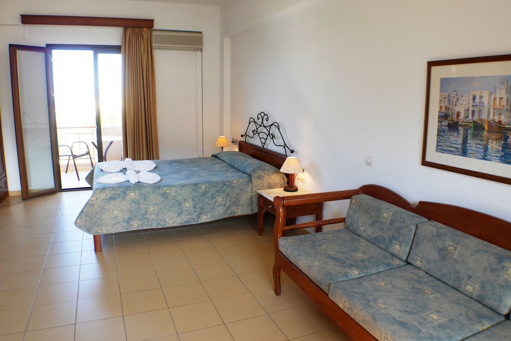 Family Apartment - Photo 7