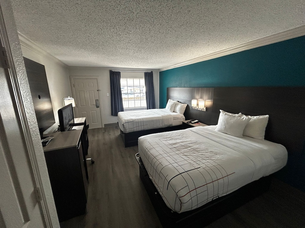Room, 2 Double Beds, Accessible, Non Smoking photo 2