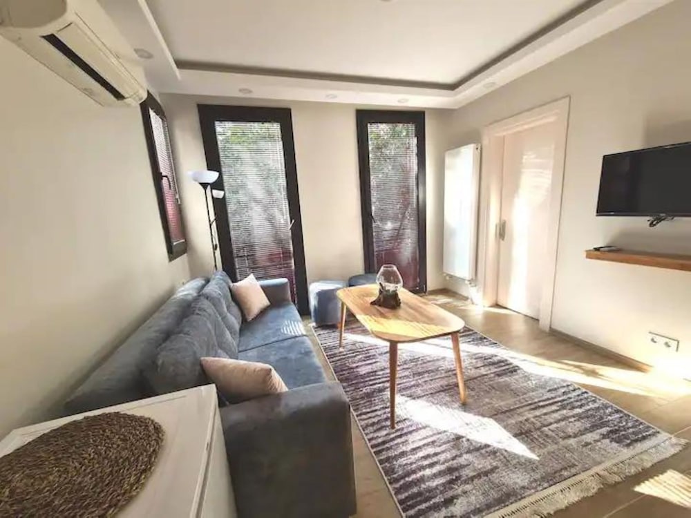 Deluxe Apartment photo 2
