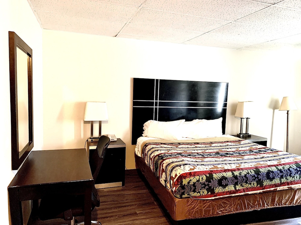 Standard Room, 1 King Bed photo 1
