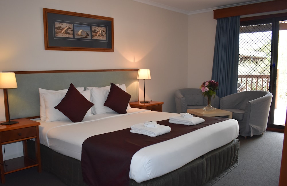 Suite, Courtyard Area photo 1