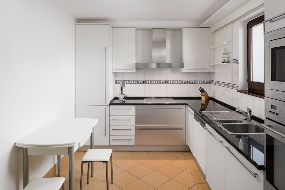 Townhouse, 3 Bedrooms - Photo 4
