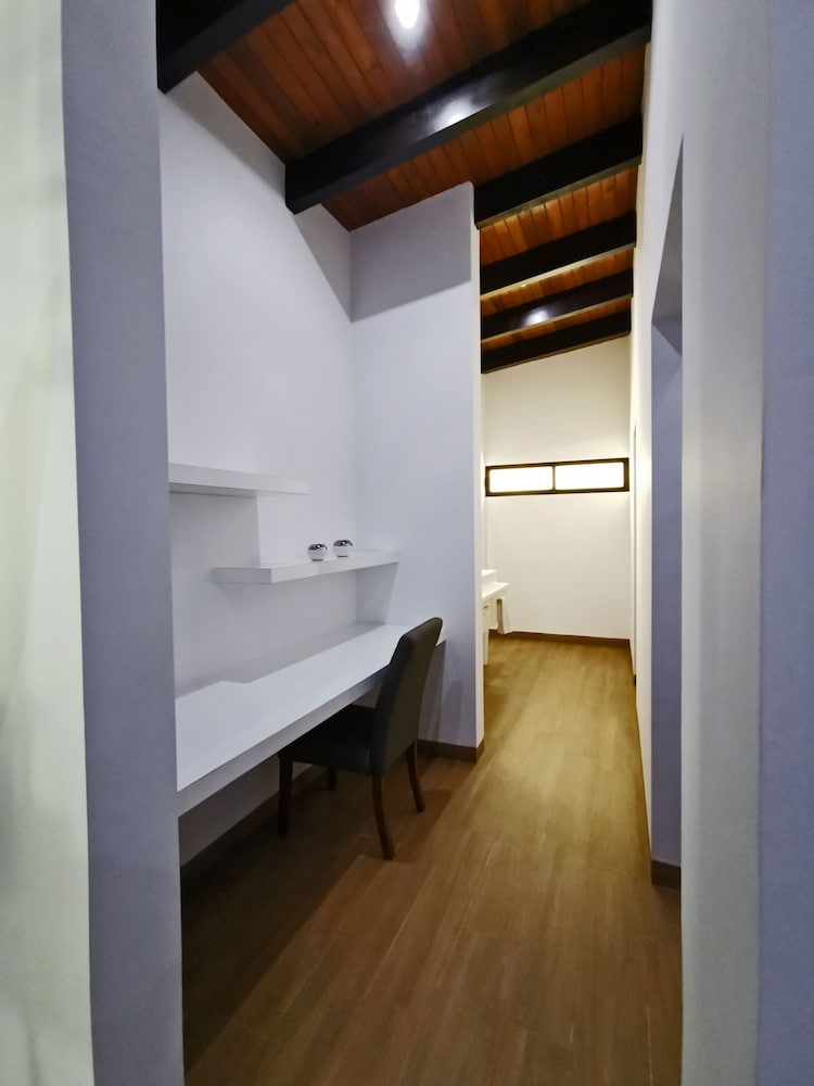 Deluxe Studio Suite photo 3