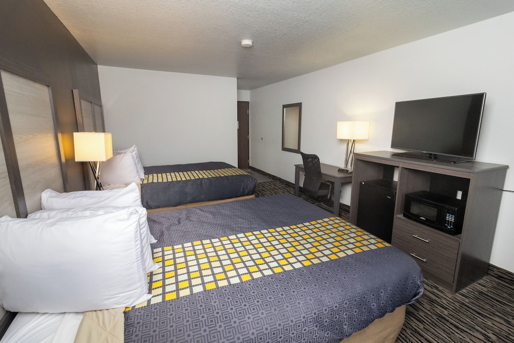 Standard Room, 2 Queen Beds, Non Smoking - Photo 4
