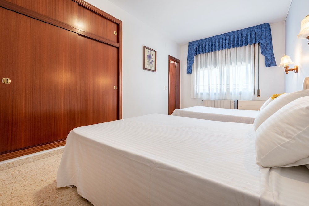 Standard Quadruple Room - Photo 2