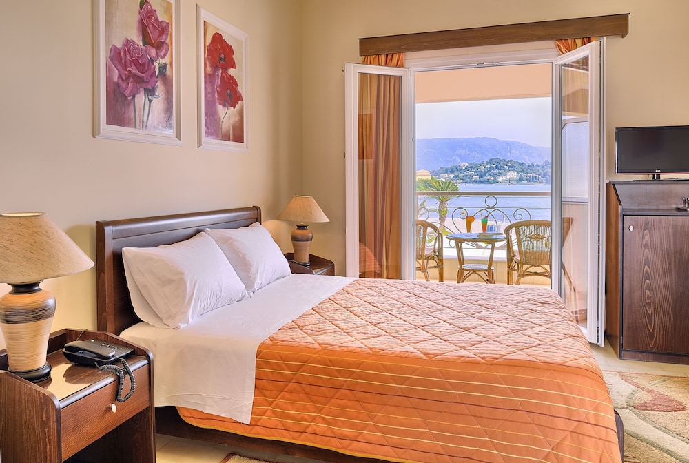 Double or Twin Room, Partial Sea View - Photo 6