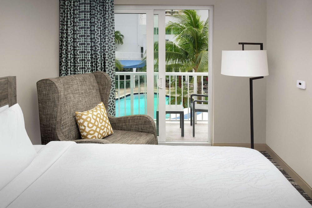 Room, 2 Queen Beds, Pool View - Photo 2