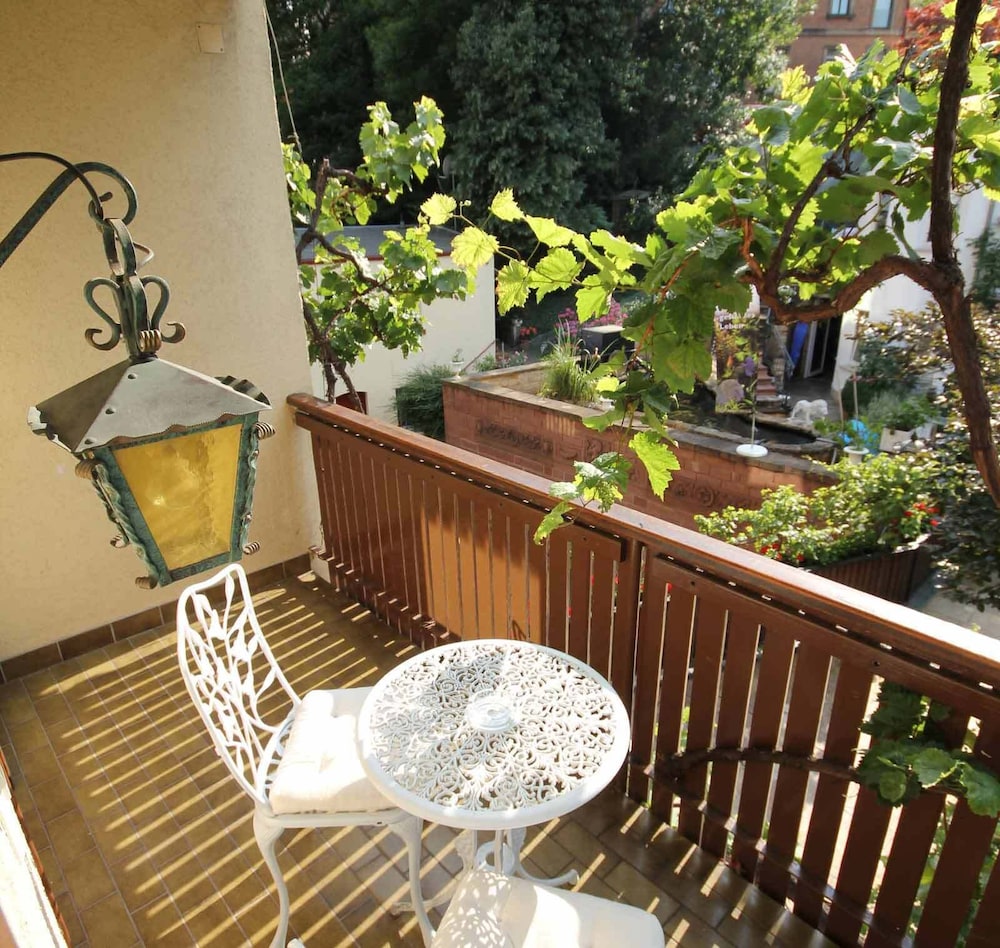 Junior Suite (Main Building) - Photo 8